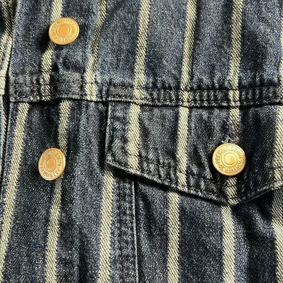 Forever 21 White Pinstripe Striped Cropped Denim Jacket - Picture 7 of 13